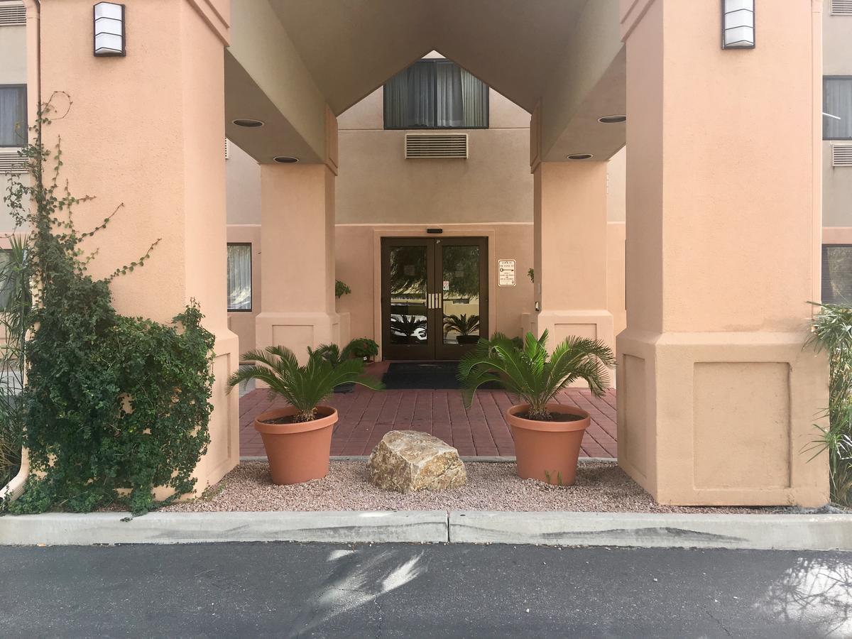 Baymont By Wyndham Tucson Airport Hotel Esterno foto